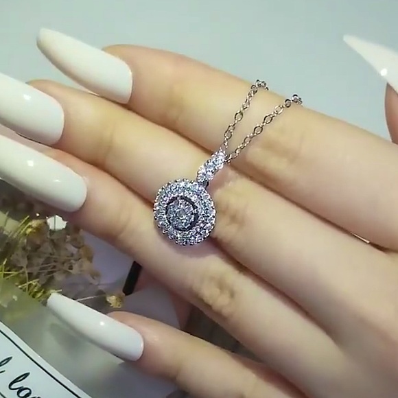 đź’™Sterling Silver Round Pendant Necklace - Picture 3 of 3